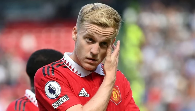 Van de Beek, Manchester United'a veda etti