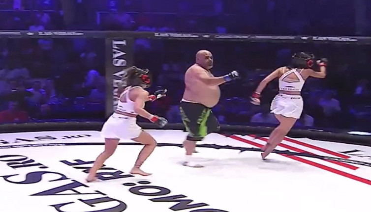 Ringde iki kadın bir erkekle dövüştü