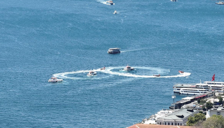 Şehit ve gaziler anısına Boğaz'da saygı seyri