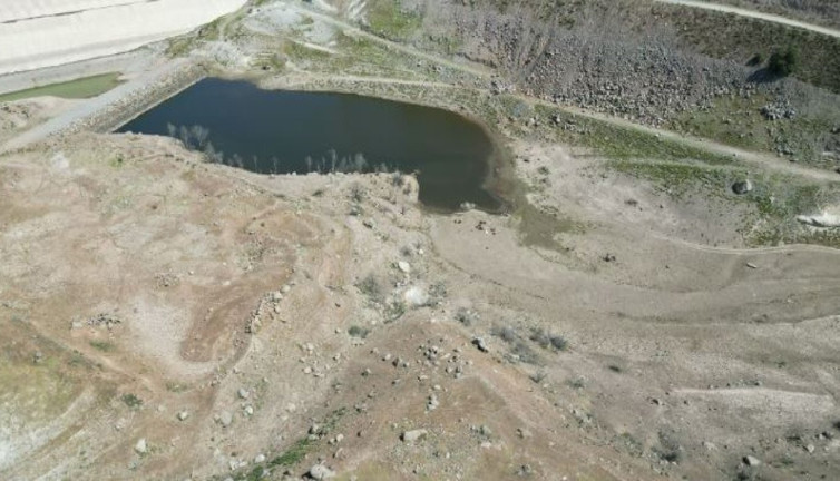 Baraj göleti kuruyor