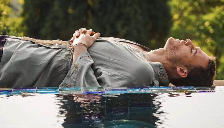 Kerem Bürsin’in dizisi Hırvatistan’da zirveye oturdu