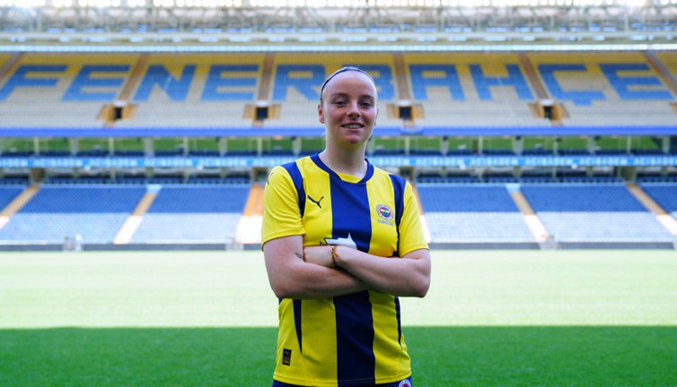 Fenerbahçe'ye sürpriz sol bek. Formayı giydi imzayı attı