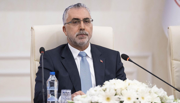 Bakan Işıkhan'dan Türkiye'nin Bükreş Büyükelçiliğine ziyaret