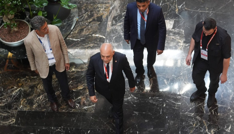 TFF'de istifa. Riva'daki eşyalarını topladı