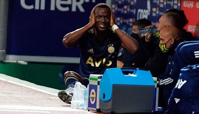 Arda Turan Fenerbahçe'yi pişman eden golcüyü aldı