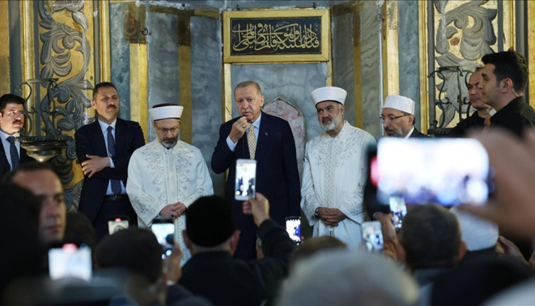 Erdoğan: Ayasofya'nın dirilişi tekrar hayırlı olsun