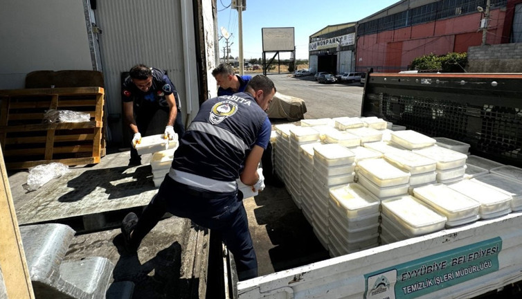 Şanlıurfa'da 8 ton bozuk peynir ve yumurta ele geçirildi