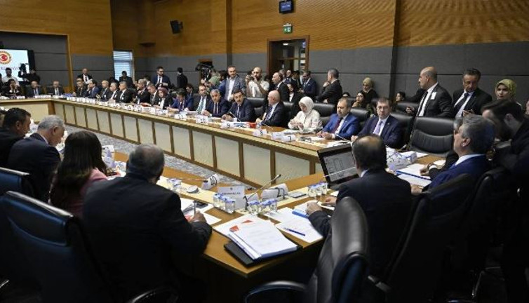 TBMM Anayasa Komisyonu ile Karma Komisyon'un tatilde de çalışacak