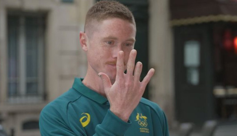 Olimpiyatlar için kırık parmağını kestirdi