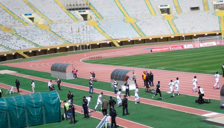 110 yıllık kulüp eski futbolcusuna emanet
