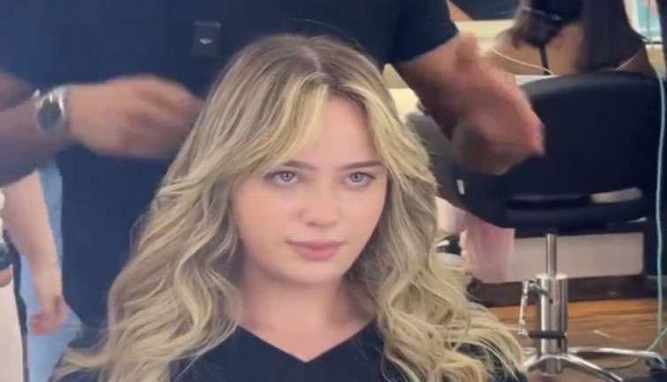 Kadın kuaförünün viral olan davranışı: 'Ben seni mutsuz gönderir miyim?'