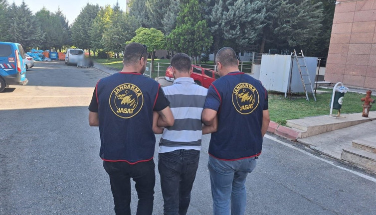 13 yıl hapis cezası bulunan hırsızlık şüphelisi yakalandı