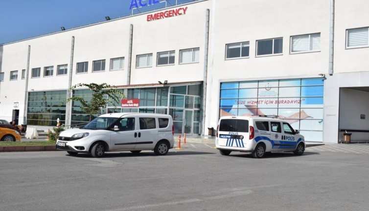 İki araç birbirine girdi: 7 yaralı