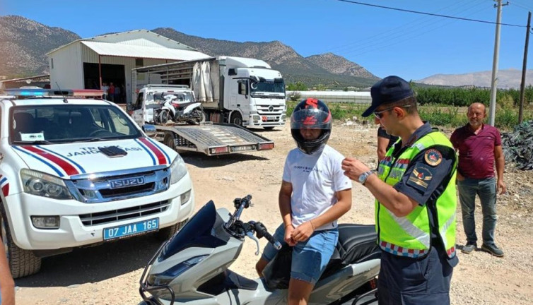 Antalya'da kurallara uymayan motosikletlilere ceza yağdı