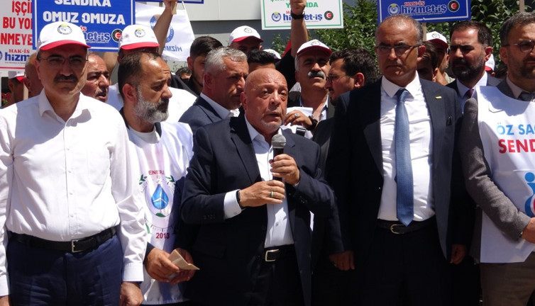 Büyükşehir belediyesi 800 kişiyi işten çıkardı