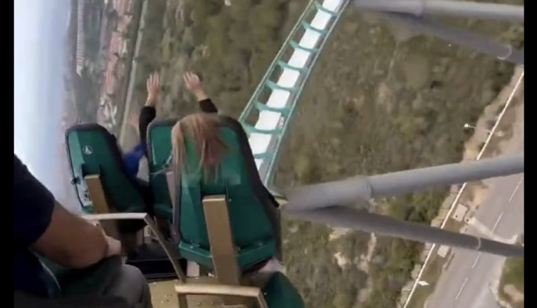 Lunaparkta 130 km hızla adrenalin dolu anlar