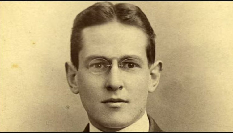 Gündüzleri akademisyen geceleri casus. Kod adı: A12