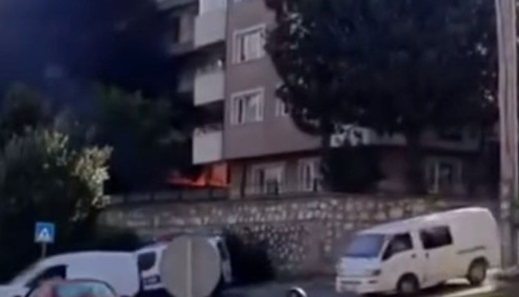 Korkutan bina yangını