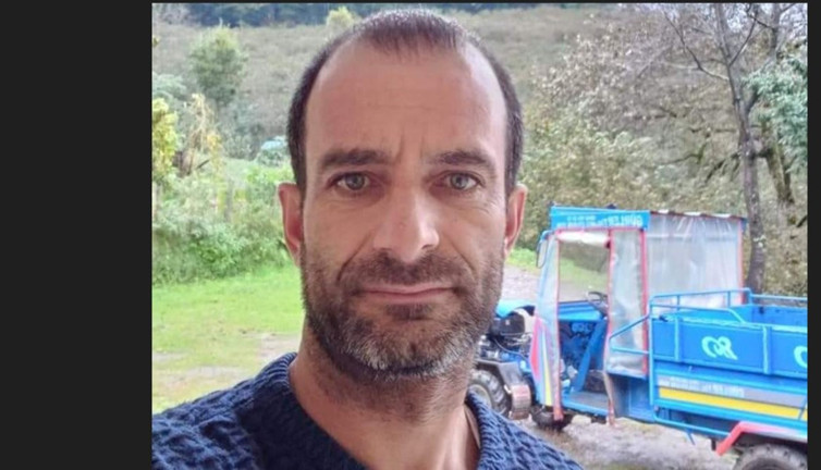 Annesi ile oğlu kollarından tuttu yengesini delik deşik etti