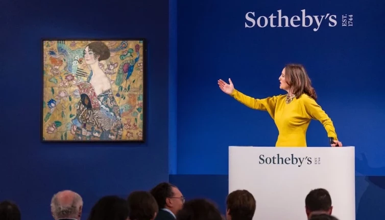 Sotheby's hisseleri Araplara satıldı