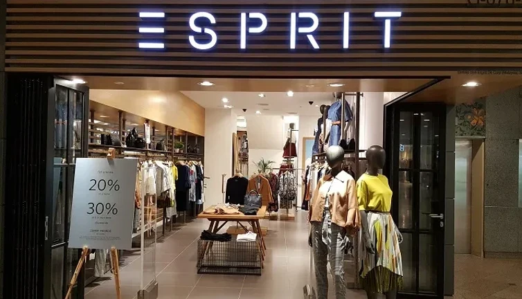 Esprit tüm şubelerini kapatıyor