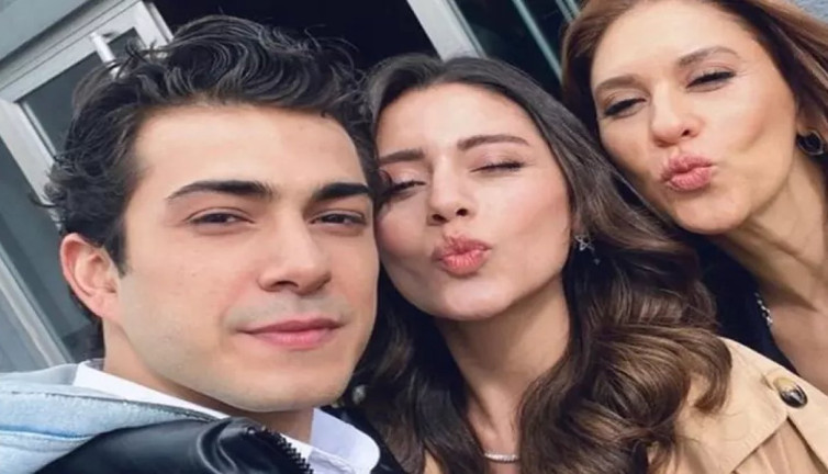 Kızılcık Şerbeti'nin yıldızları aşk mı yaşıyor? İddialara flaş açıklama geldi