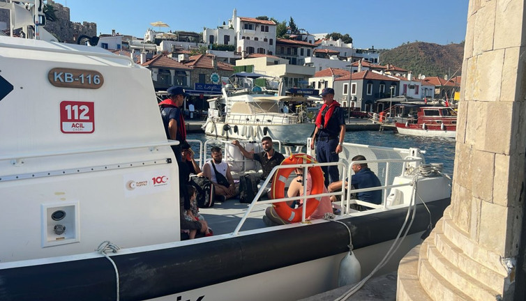 Marmaris'te şehir hattı feribotunda kaçaklar yakalandı