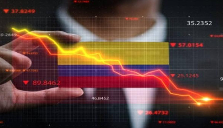 Fitch, Ekvador'un notunu revize etti