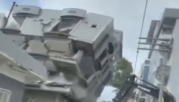 Hatay'da kontrollü yıkım kontrolden çıktı