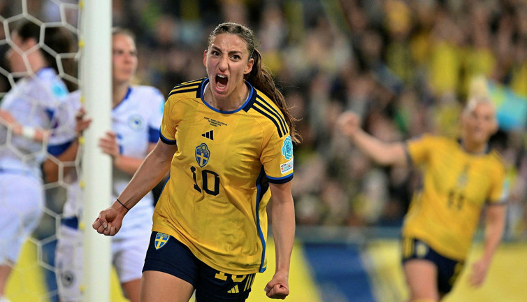 Arsenal İsveçli forveti kaptı