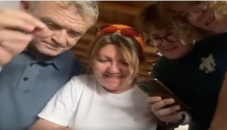 30 yıl sonra girdiği üniversite sınavını kazanan kadın