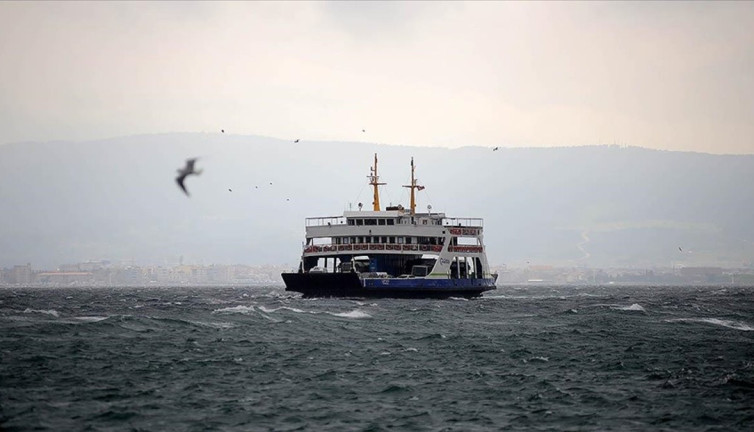 Kabatepe-Gökçeada feribot hattına pazar günü 16 ek sefer konuldu