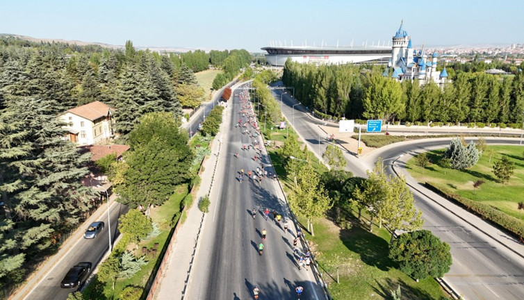 ETİ Litelif 5. Uluslararası Eskişehir Yarı Maratonu'nda kazananlar belli oldu