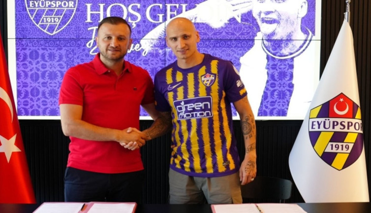 Arda Turan istedi. Eyüpspor imzayı attırdı