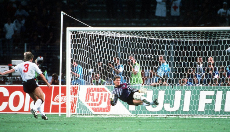 Stuart Pearce'nin İngiliz futbol tarihine damga vuran penaltısı