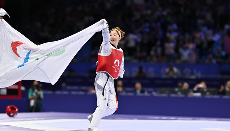 Zakia Khudadadi tarihe geçti