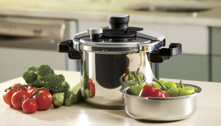 Tencere devi iflas etti. Türkiye'de neredeyse bütün mutfaklarda bulunuyordu