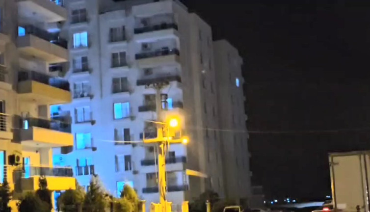 Oyun oynayan küçük çocuk 6'ncı kattan düşerek can verdi