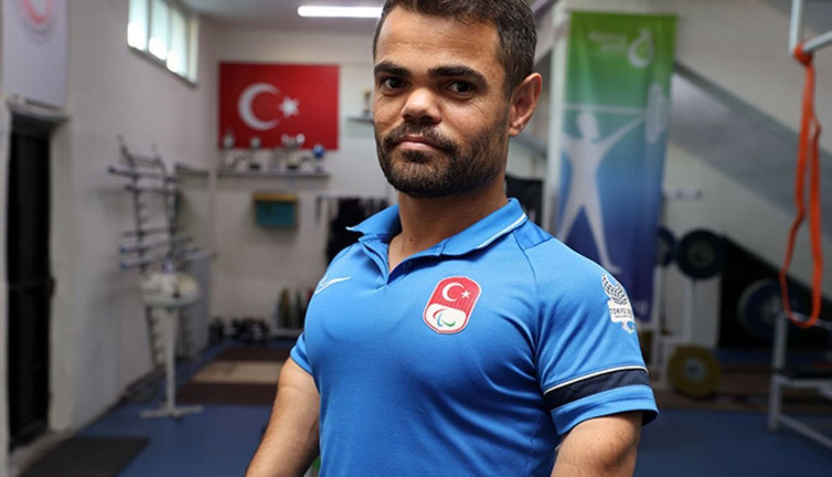 Abdullah Kayapınar'dan gümüş madalya