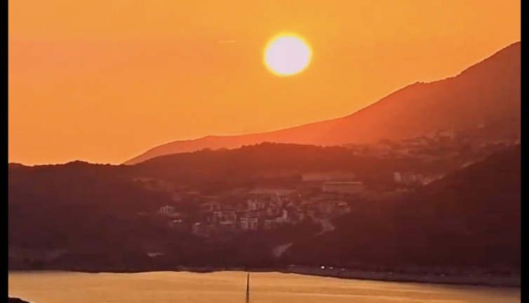 Nefes kesen günbatımı manzarası viral oldu