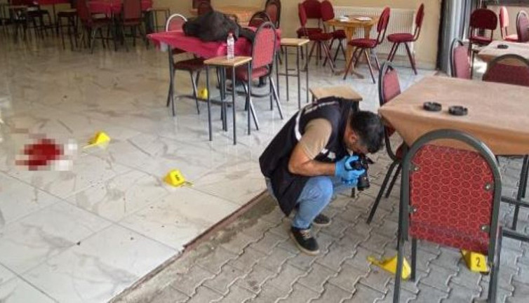 Hasımlarına kurşun yağdırdı