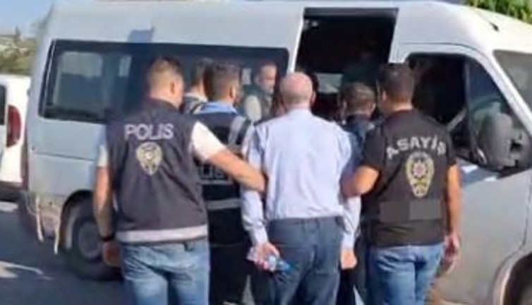 25 kişiyi 9 milyon lira dolandırdılar