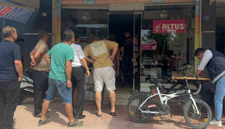 Çocuk yangını Soğuk çayla söndürdü