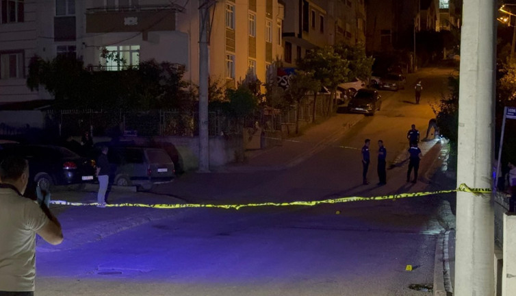 Kocaeli'de magandalar işinden evine giden adamı vurdu