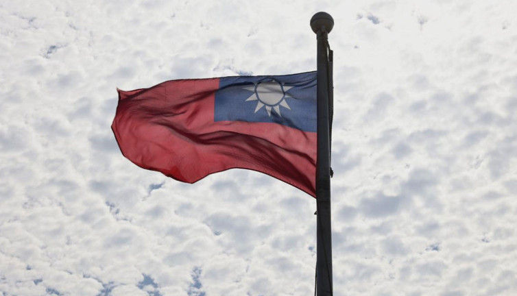 Tayvan'da düşen savaş uçağının pilotu bulundu