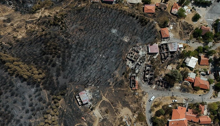 İzmir Yamanlar'da ormanlık alandaki yangını kaçak kazı yapanların çıkardığı belirlendi