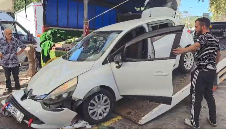 İstanbul Beykoz'da otomobil pazara daldı