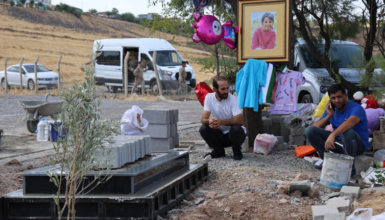 Aferin sana Vali Bey. Diyarbakır Valiliği, Narin’e mezar yaptırdı