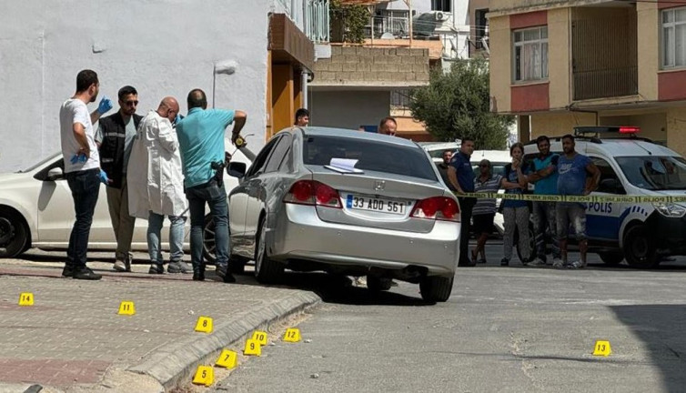 Ağabey ile kardeşe araç içinde suikast