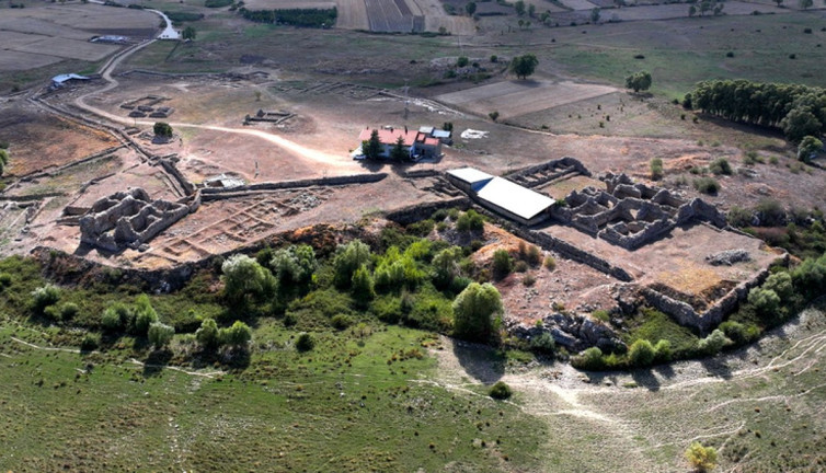 Beyşehir’de Alaaddin Keykubad'ın yaptırdığı Kubadabad Sarayı'nın yanındaki Gençlik ve Gürlevi pınarları kurudu